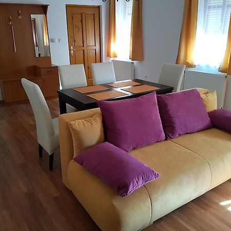 Apartman Kaszas Central Mosonmagyaróvár Buitenkant foto