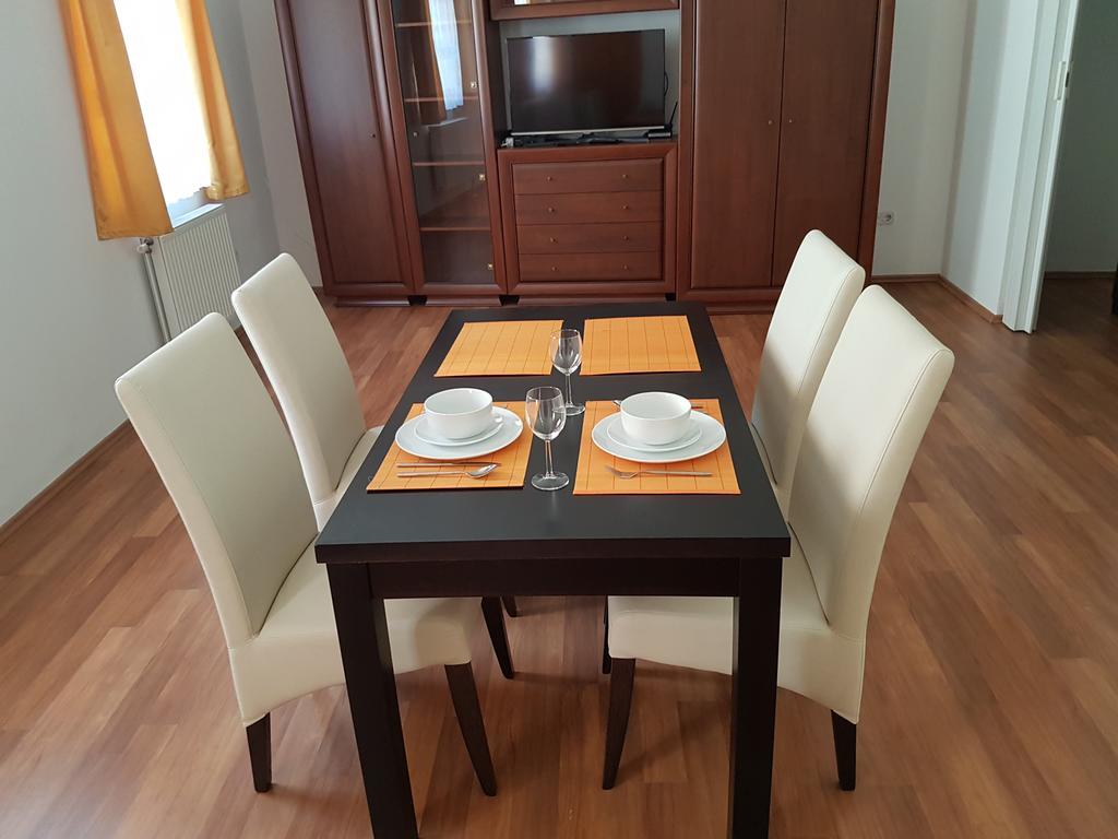 Apartman Kaszas Central Mosonmagyaróvár Buitenkant foto