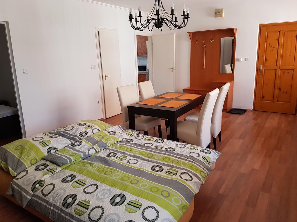Apartman Kaszas Central Mosonmagyaróvár Buitenkant foto